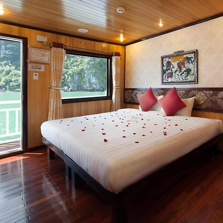 ฮาลอง เลกาซี ครูซ Hotel ภายนอก รูปภาพ