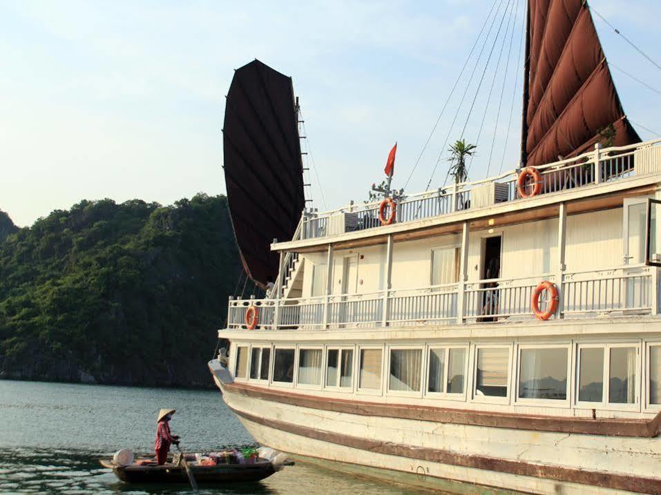 ฮาลอง เลกาซี ครูซ Hotel ภายนอก รูปภาพ