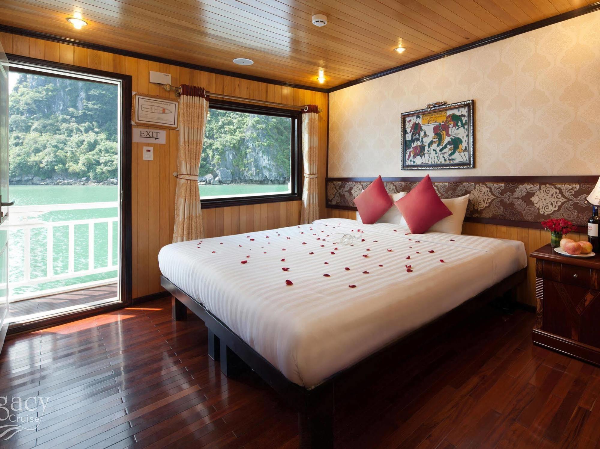ฮาลอง เลกาซี ครูซ Hotel ภายนอก รูปภาพ